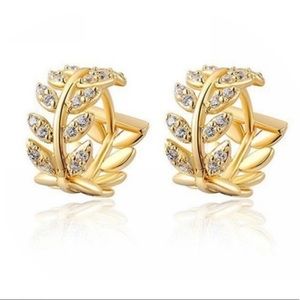 Gold Diamond Leaves - Earring Clip